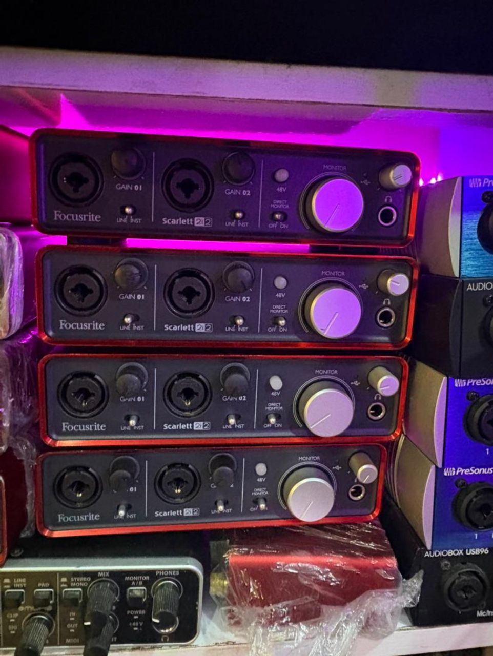 Focusrite Scarlett 2i2 Sound cards